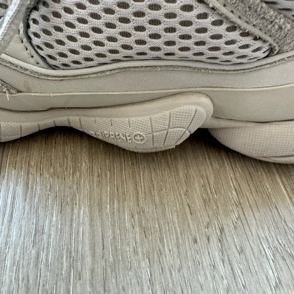 Yeezy 500 size 8.5 color Salt - Picture 7 of 10